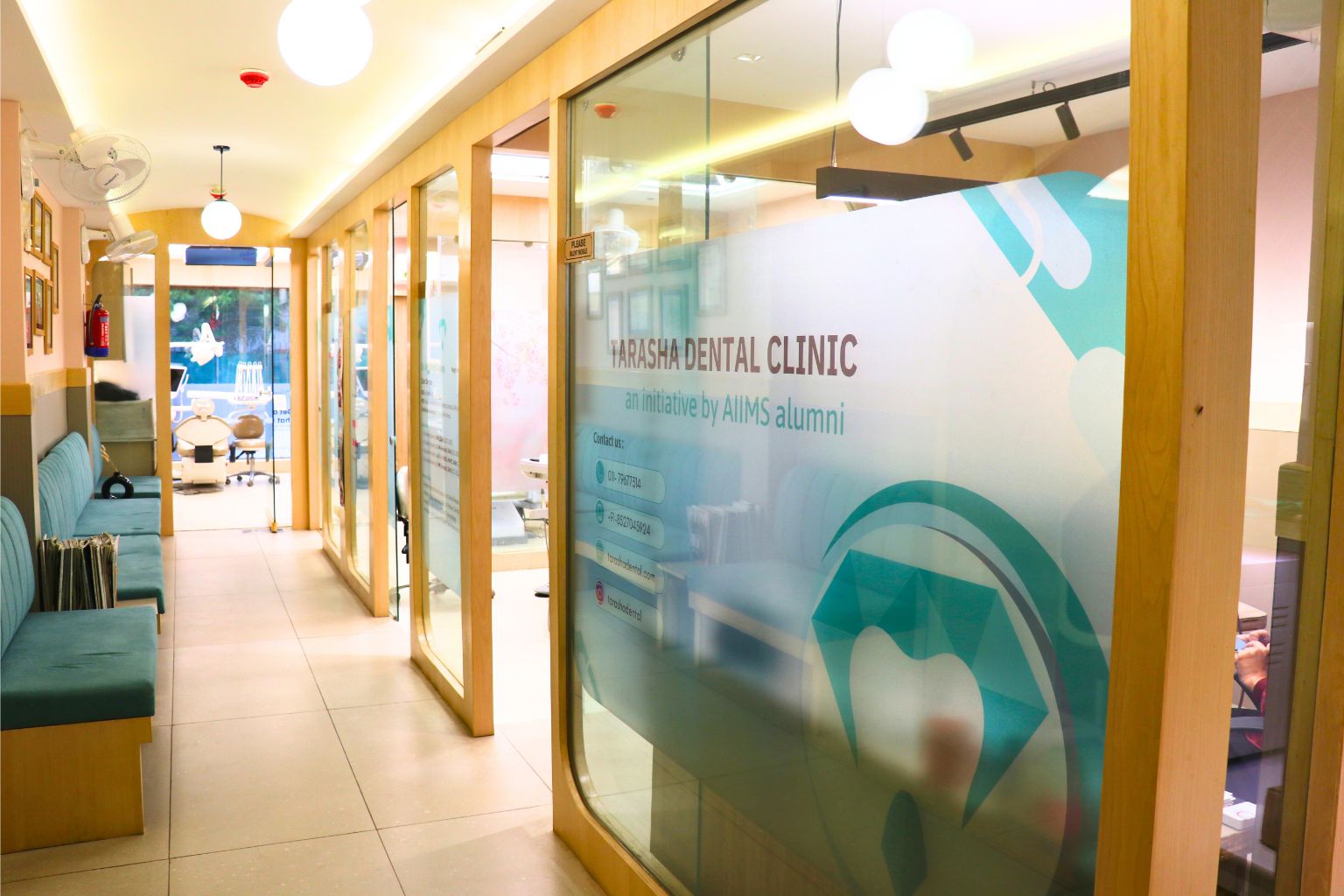 AIIMS cosmetic dentist teeth whitening consultation Lajpat Nagar